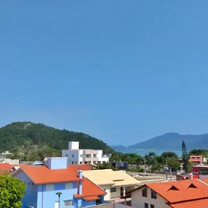 lindo-apartamento-a-poucos-metros-da-praia-grande.santa-catarina-brasil.com/